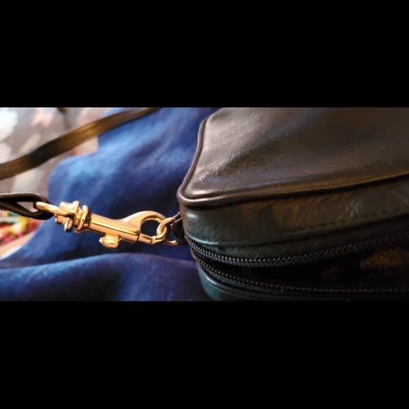 Leather Black Zip Top Camera Bag/ with side zipper - Picture 5 of 7